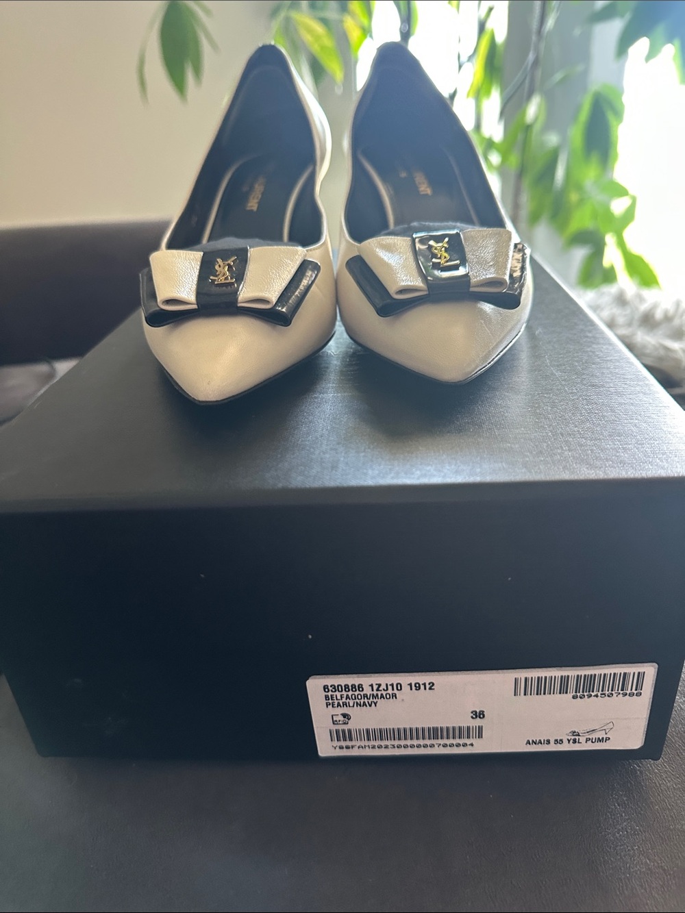 Saint Laurent Ivory and Black Pointed Toe Pumps with Bow - Picture 2 of 3